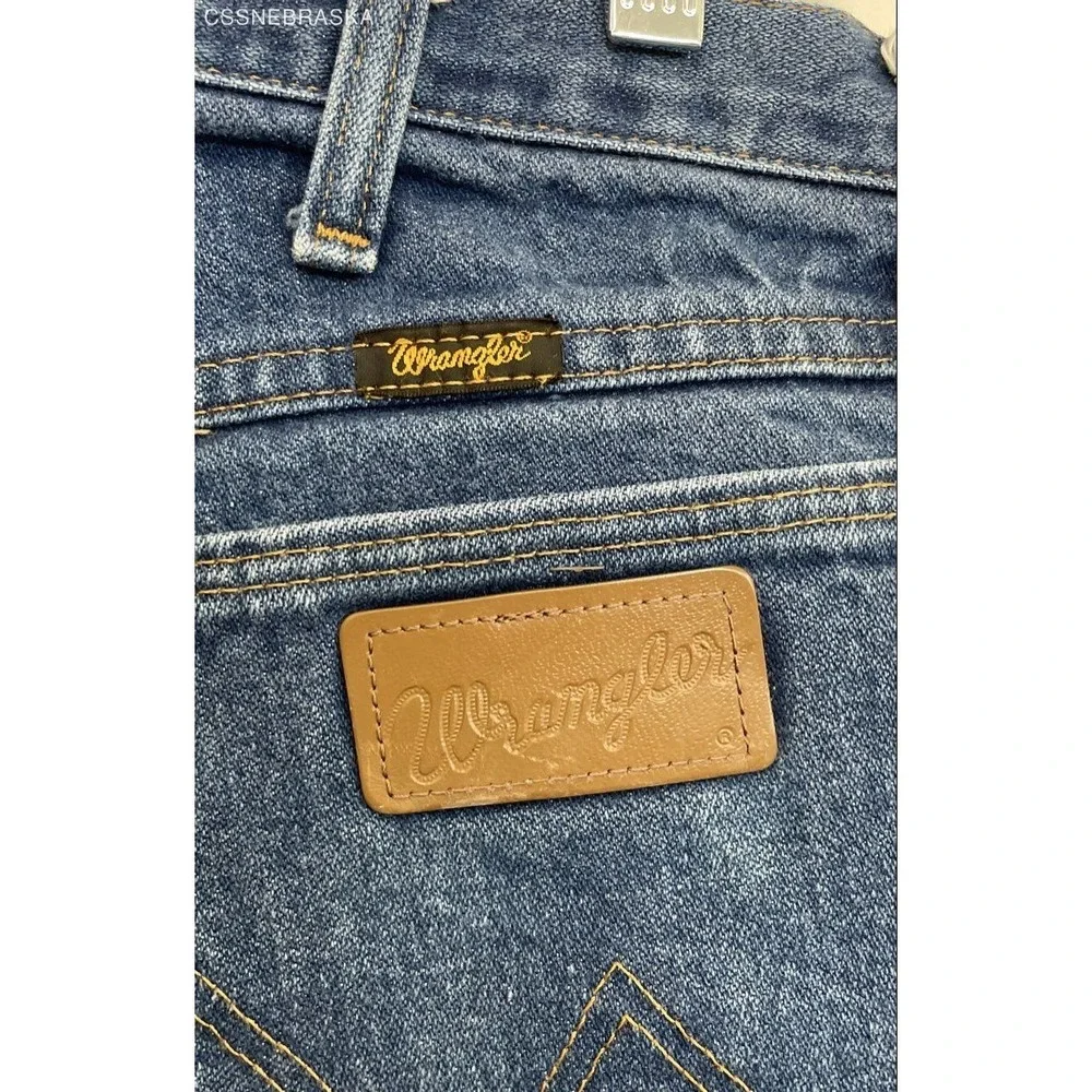 Wrangler Blue 13MWZ Cowboy Cut‎ men's jeans in 100% cotton denim - Size 38x32
